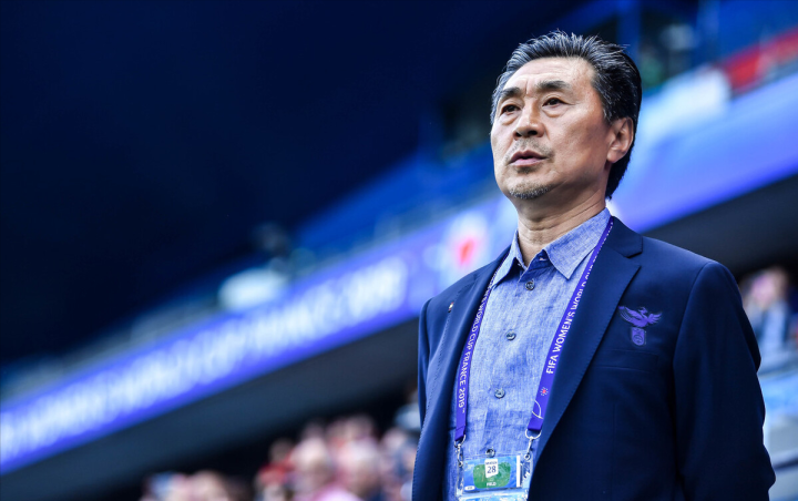 开运体育-关键时刻德国杯传出新动向,塞维利亚刷新队史纪录,管理层表态——质疑声仍在,临场指挥获称赞的简单介绍